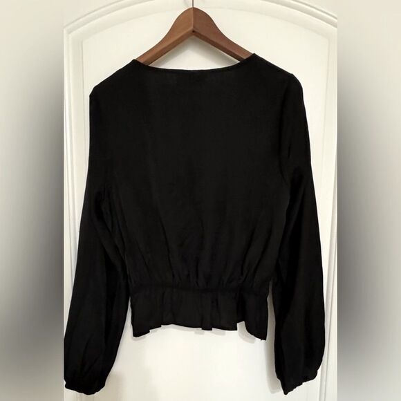 NWT MINKPINK ‘Harper’ Twist Front Long Sleeve Blouse in Black Size XL - Picture 6 of 11